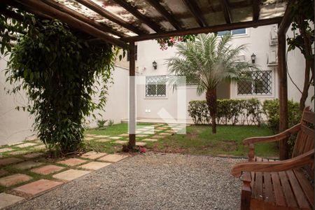 Casa para alugar com 80m², 2 quartos e 2 vagas Casa para alugar com 80m², 2 quartos e 2 vagasQuintal/Jardim