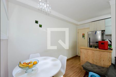 Sala de apartamento à venda com 3 quartos, 56m² em Jardim Cocaia, Guarulhos