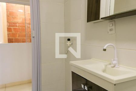 Banheiro de apartamento para alugar com 1 quarto, 35m² em Quintino Bocaiúva, Rio de Janeiro