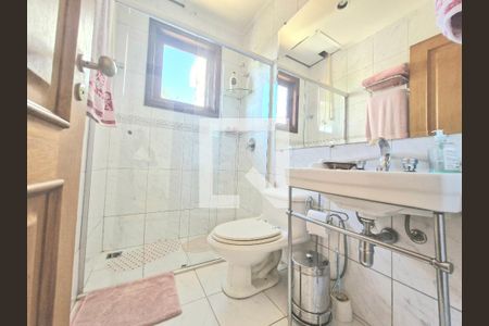 Casa à venda com 1320m², 5 quartos e 4 vagas Casa à venda com 1320m², 5 quartos e 4 vagasBanheiro da Suíte 3