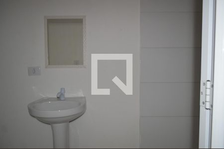 Banheiro de kitnet/studio para alugar com 1 quarto, 25m² em Cambuci, São Paulo