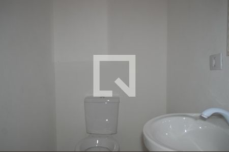 Banheiro de kitnet/studio para alugar com 1 quarto, 25m² em Cambuci, São Paulo