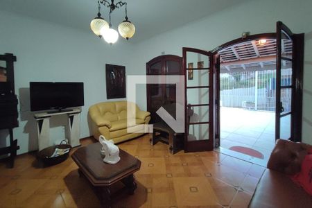 Sala de Estar de casa à venda com 4 quartos, 180m² em Vila Marieta, Campinas
