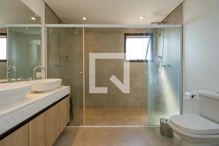 Apartamento à venda com 193m², 3 quartos e 4 vagasBanheiro da Suíte 1