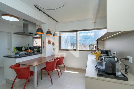 Apartamento à venda com 193m², 3 quartos e 4 vagasCopa