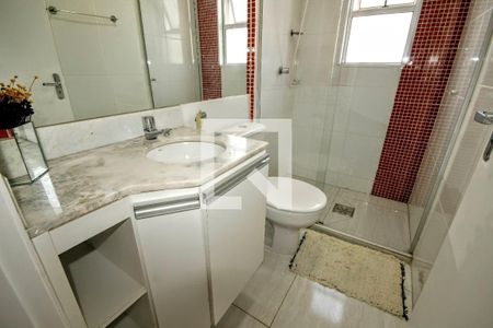 banheiro 1 de apartamento à venda com 2 quartos, 56m² em Pompéia, Belo Horizonte