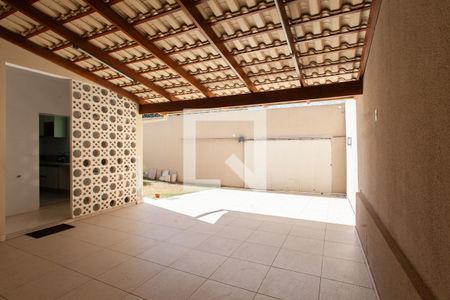 Casa à venda com 180m², 3 quartos e 4 vagasGaragem