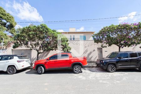 Casa à venda com 180m², 3 quartos e 4 vagasFachada