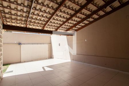 Casa à venda com 180m², 3 quartos e 4 vagasGaragem