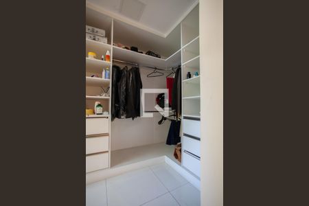 Casa à venda com 180m², 3 quartos e 4 vagasCloset da suíte 1