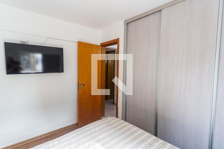 Suíte de apartamento à venda com 3 quartos, 138m² em Fernão Dias, Belo Horizonte