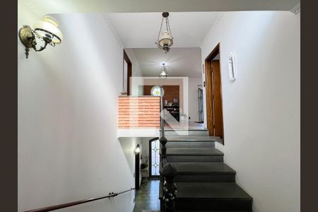 Escada de casa para alugar com 3 quartos, 295m² em Vila Clayton, Valinhos