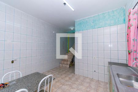 Casa para alugar com 100m², 2 quartos e 2 vagasCozinha