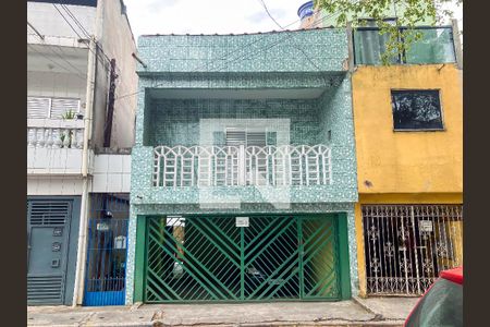 Casa para alugar com 100m², 2 quartos e 2 vagasFachada