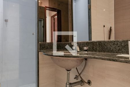 Banheiro  de apartamento para alugar com 1 quarto, 51m² em Copacabana, Rio de Janeiro