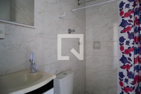 Banheiro de casa para alugar com 1 quarto, 25m² em Paraíso, Belo Horizonte