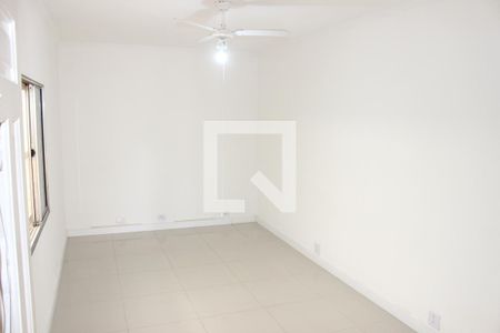 Casa para alugar com 65m², 1 quarto e 1 vagaSala/Quarto