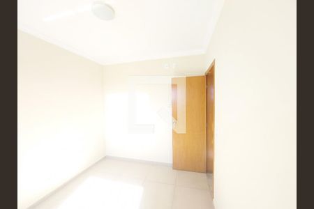 Quarto 2 de apartamento para alugar com 2 quartos, 50m² em Cabral, Contagem