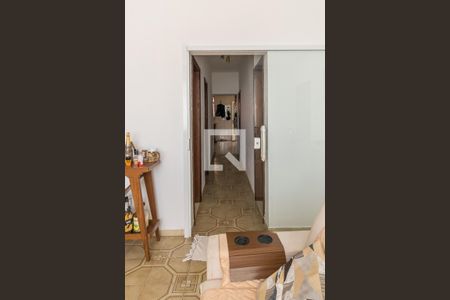 Sala - Corredor de casa para alugar com 2 quartos, 112m² em Brás de Pina, Rio de Janeiro