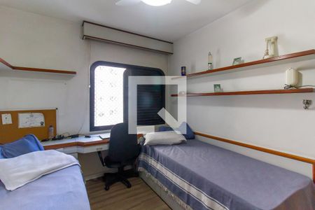Apartamento à venda com 186m², 4 quartos e 3 vagasQuarto 2