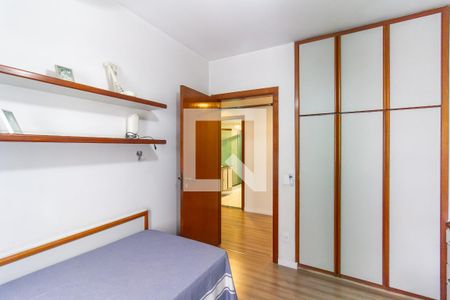 Apartamento à venda com 186m², 4 quartos e 3 vagasQuarto 2