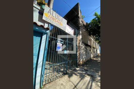 Casa à venda com 425m², 2 quartos e 3 vagas Casa à venda com 425m², 2 quartos e 3 vagasFachada