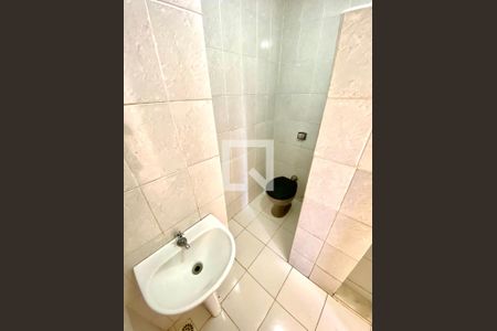 Casa à venda com 425m², 2 quartos e 3 vagas Casa à venda com 425m², 2 quartos e 3 vagasBanheiro