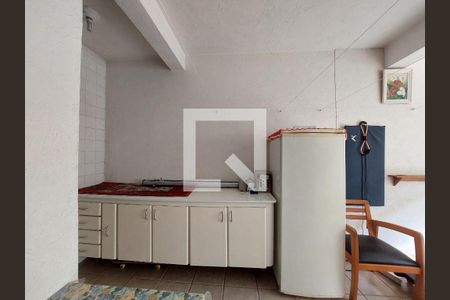 Casa à venda com 225m², 3 quartos e 2 vagasÁrea de Serviço 2