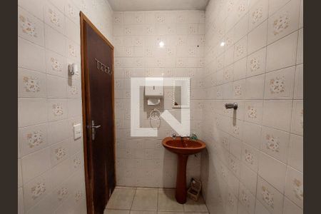 Casa à venda com 225m², 3 quartos e 2 vagasBanheiro da Área de Serviço