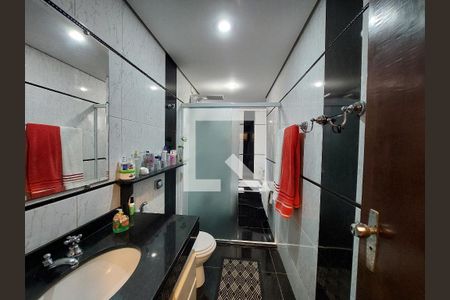 Casa à venda com 225m², 3 quartos e 2 vagasBanheiro 1