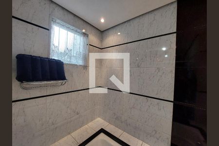 Casa à venda com 225m², 3 quartos e 2 vagasBanheira - Banheiro 1