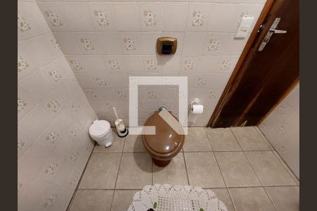 Casa à venda com 225m², 3 quartos e 2 vagasBanheiro da Área de Serviço