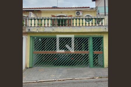 Casa à venda com 225m², 3 quartos e 2 vagasFachada