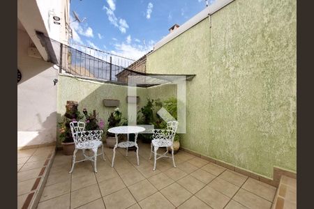 Casa à venda com 225m², 3 quartos e 2 vagasQuintal