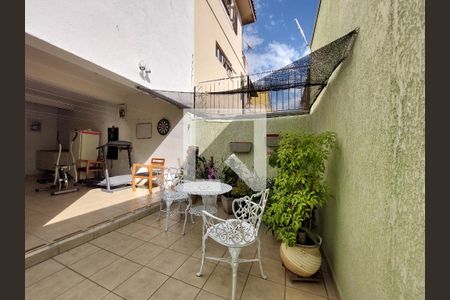 Casa à venda com 225m², 3 quartos e 2 vagasQuintal