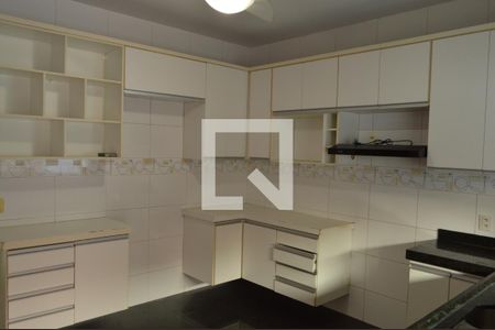 Casa para alugar com 180m², 3 quartos e 2 vagasCozinha