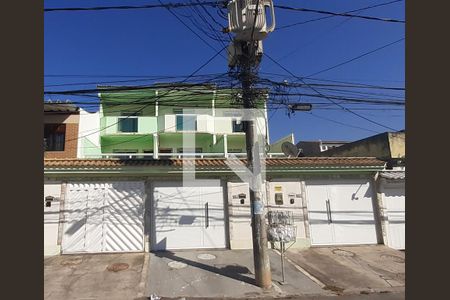 Casa para alugar com 180m², 3 quartos e 2 vagasFachada