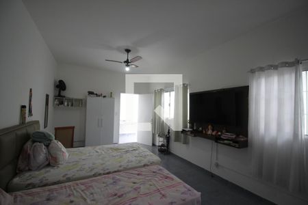 Casa à venda com 200m², 2 quartos e 2 vagasQuarto 2 - Suíte