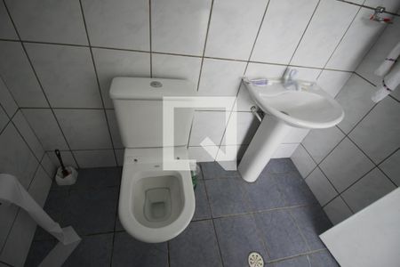 Casa à venda com 200m², 2 quartos e 2 vagasBanheiro da Suíte 2