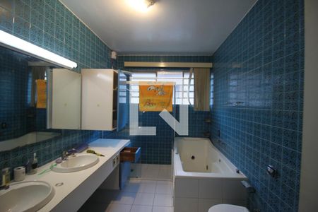 Casa para alugar com 500m², 6 quartos e 4 vagasBanheiro