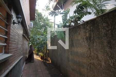 Casa para alugar com 500m², 6 quartos e 4 vagasCorredor Externo