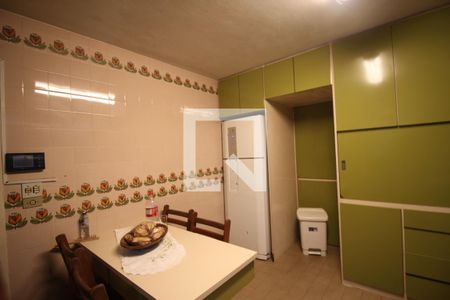 Casa para alugar com 500m², 6 quartos e 4 vagasCozinha