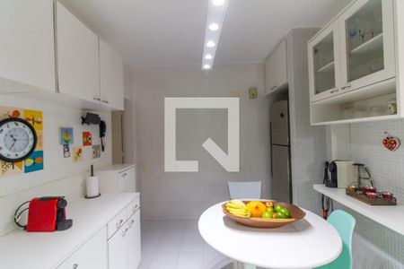 Apartamento à venda com 107m², 2 quartos e 1 vagaCozinha