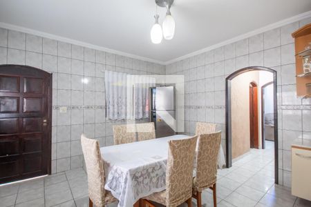 Casa à venda com 259m², 3 quartos e 2 vagas Casa à venda com 259m², 3 quartos e 2 vagasCozinha