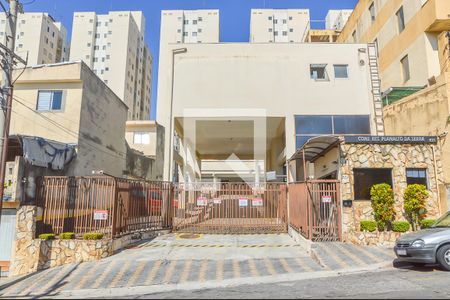 Apartamento à venda com 90m², 2 quartos e 1 vagaFachada e portaria