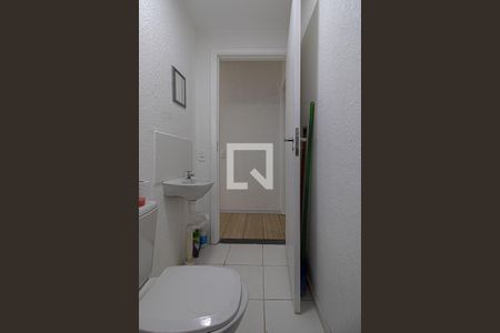 banheiro social_4 de apartamento para alugar com 2 quartos, 46m² em Vila Cristalia, São Paulo