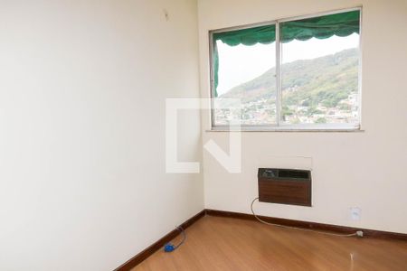 Quarto 1 de apartamento para alugar com 2 quartos, 60m² em Cascadura, Rio de Janeiro