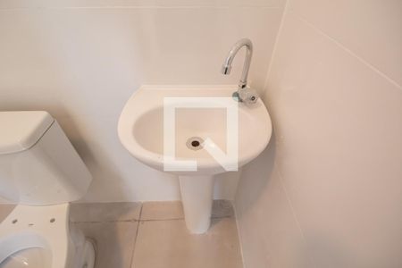 Banheiro de casa para alugar com 1 quarto, 20m² em Conceição, Osasco