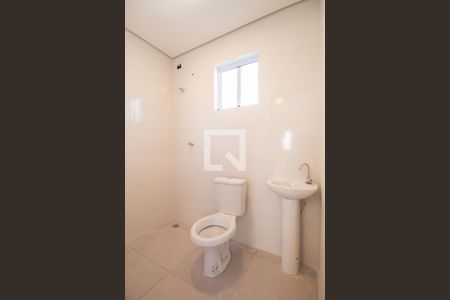 Banheiro de casa para alugar com 1 quarto, 20m² em Conceição, Osasco