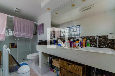 Apartamento à venda com 187m², 3 quartos e 1 vaga Apartamento à venda com 187m², 3 quartos e 1 vagaBanheiro da Suíte 1